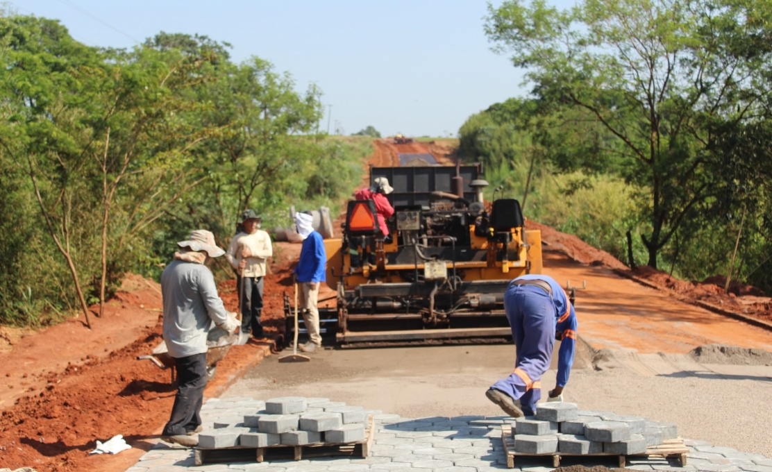 Mobilidade em alta : obra de pavimentação com sextavado avança!