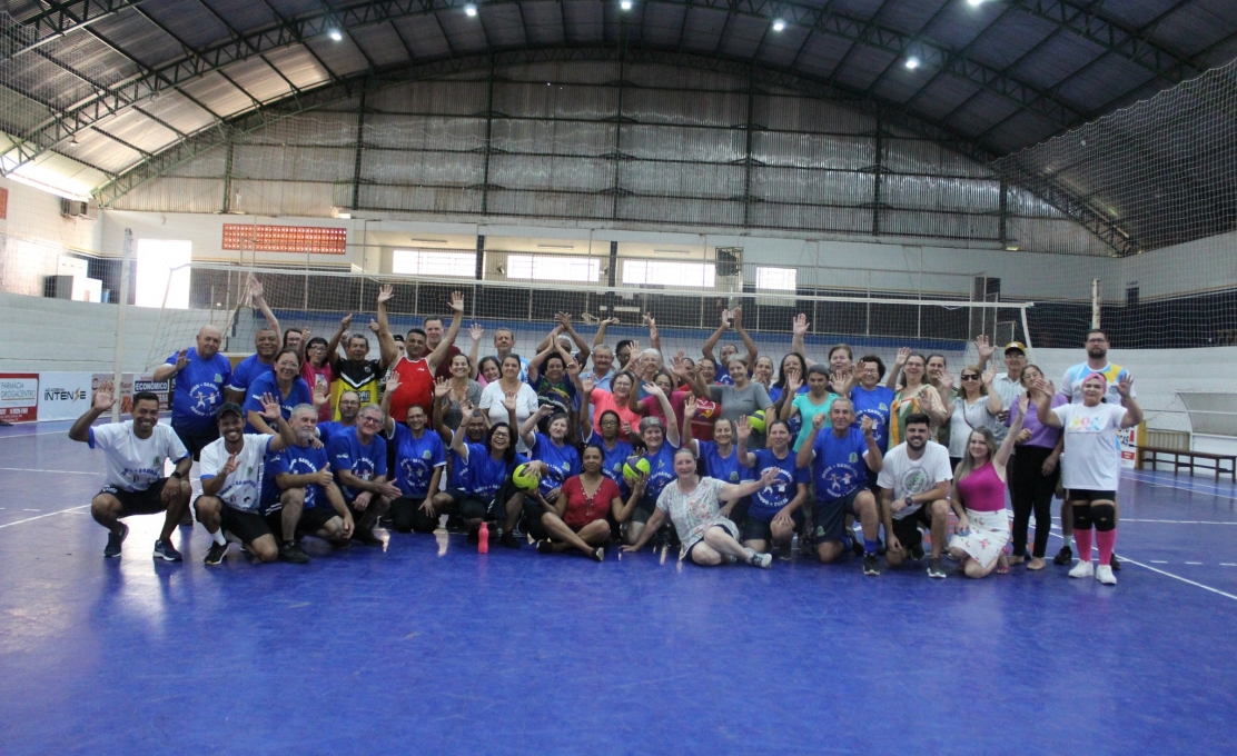 Guaporema e Cidade Gaúcha realizam intercâmbio esportivo com Idosos.
