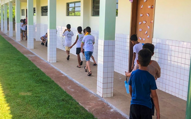 Adequações no ambiente escolar garantem mais segurança e conforto aos estudantes e funcionários da educação.