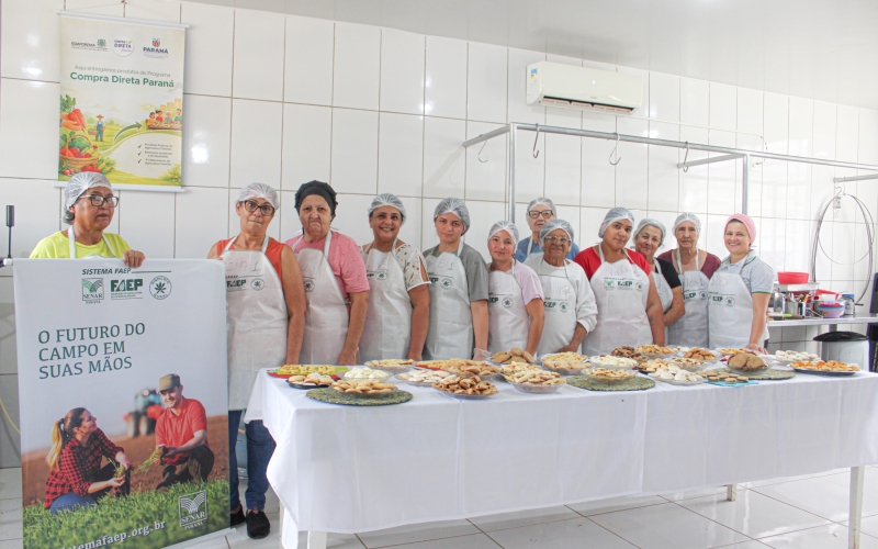 Curso de Bolacha Caseira forma 12 mulheres em Guaporema