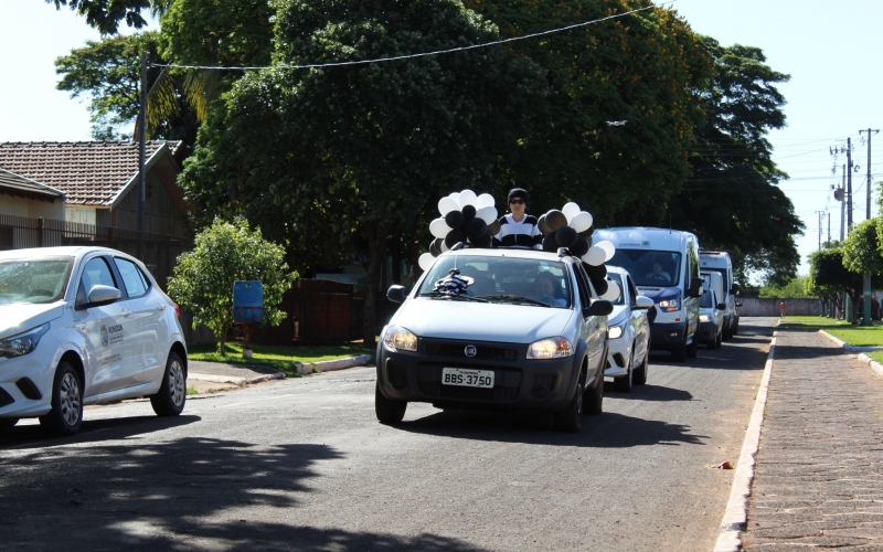 Agentes de Endemias fazem carreata contra a Dengue