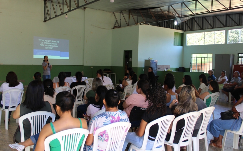 Secretaria da Educação e Cultura realiza palestra sobre autismo.