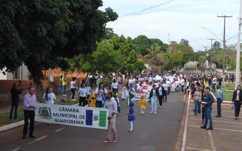 Desfile cívico em alusão ao 7 de setembro