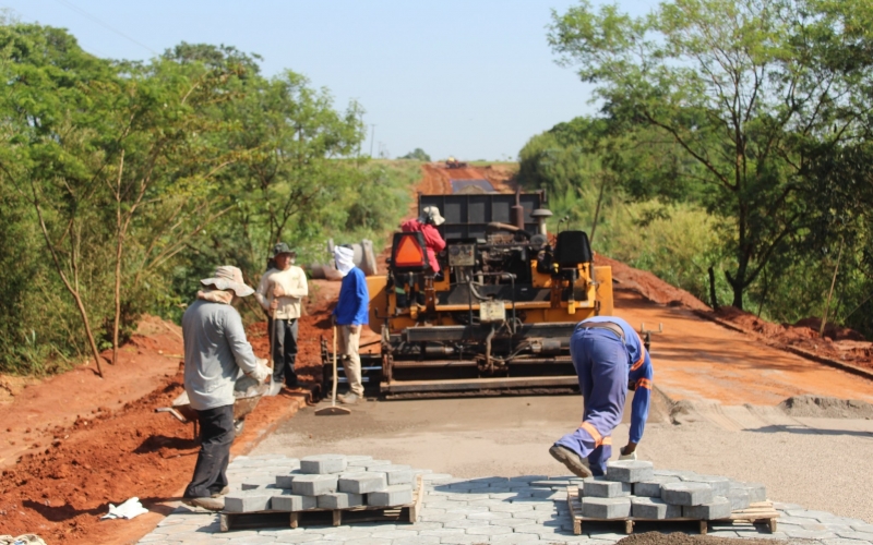 Mobilidade em alta : obra de pavimentação com sextavado avança!