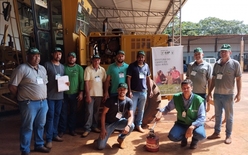 Prefeitura e Senar Paraná promovem curso de Operação e Manutenção de Motoniveladora.