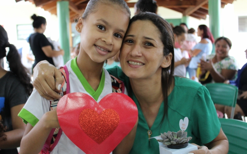 Escola Municipal faz homenagem para as Mães Guaporema.