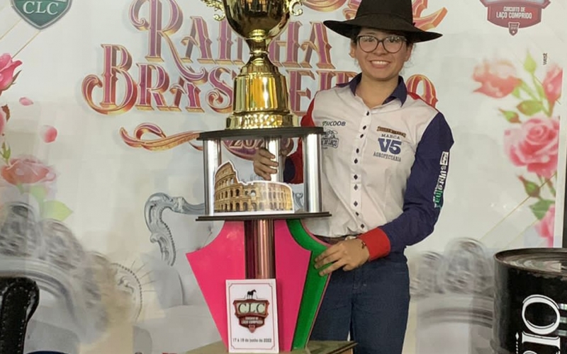 ISABELLA MEDEIROS REPRESENTA GUAPOREMA NO 8º BRASILEIRÃO DE LAÇO COMPRIDO, E GARANTE TROFÉU NA FINAL E O TÍTULO DE RAINHA