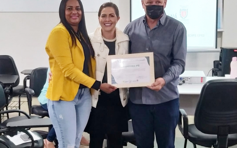 Secretaria Municipal de Guaporema recebe Certificado de Reconhecimento Pelo Serviços Prestados.