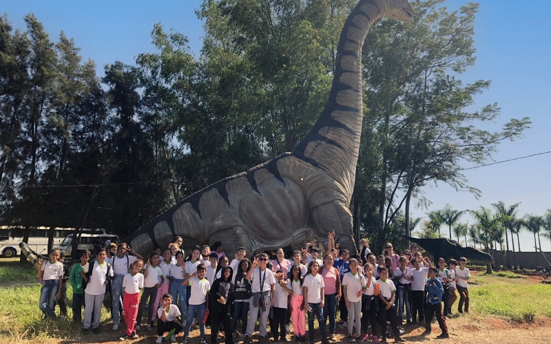 Alunos Visitam Vale dos Dinossauros e ao Museu de Paleontologia